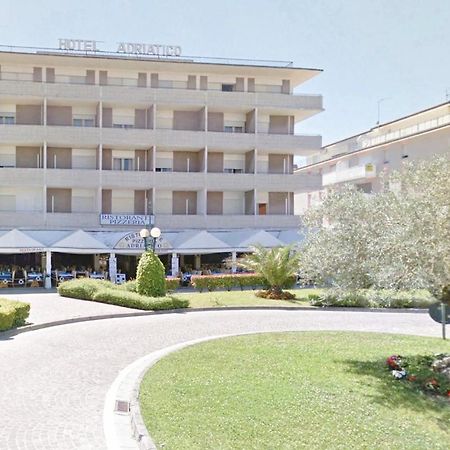 Hotel Adriatico Bibione Bagian luar foto