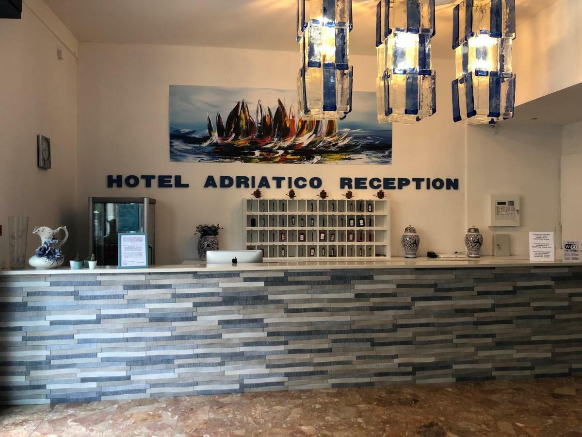 Hotel Adriatico Bibione Bagian luar foto